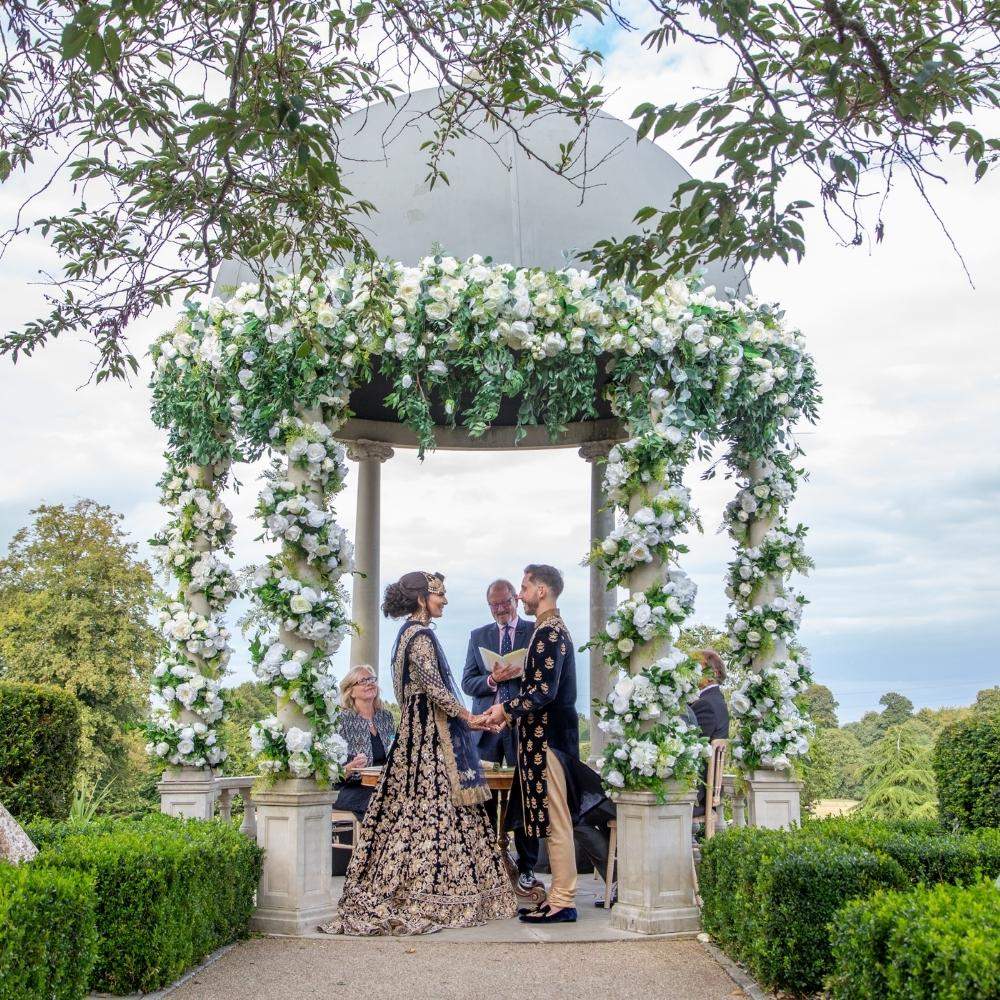 Froyle Park is a Wedding Venue in Surrey that specialises in outdoor Asian Weddings.